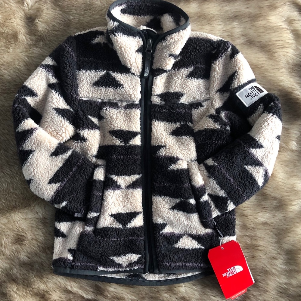 Girls North face campshire Sherpa jacket